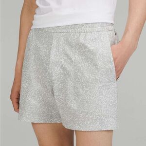 Lululemon Athletica Bowline Short 5”